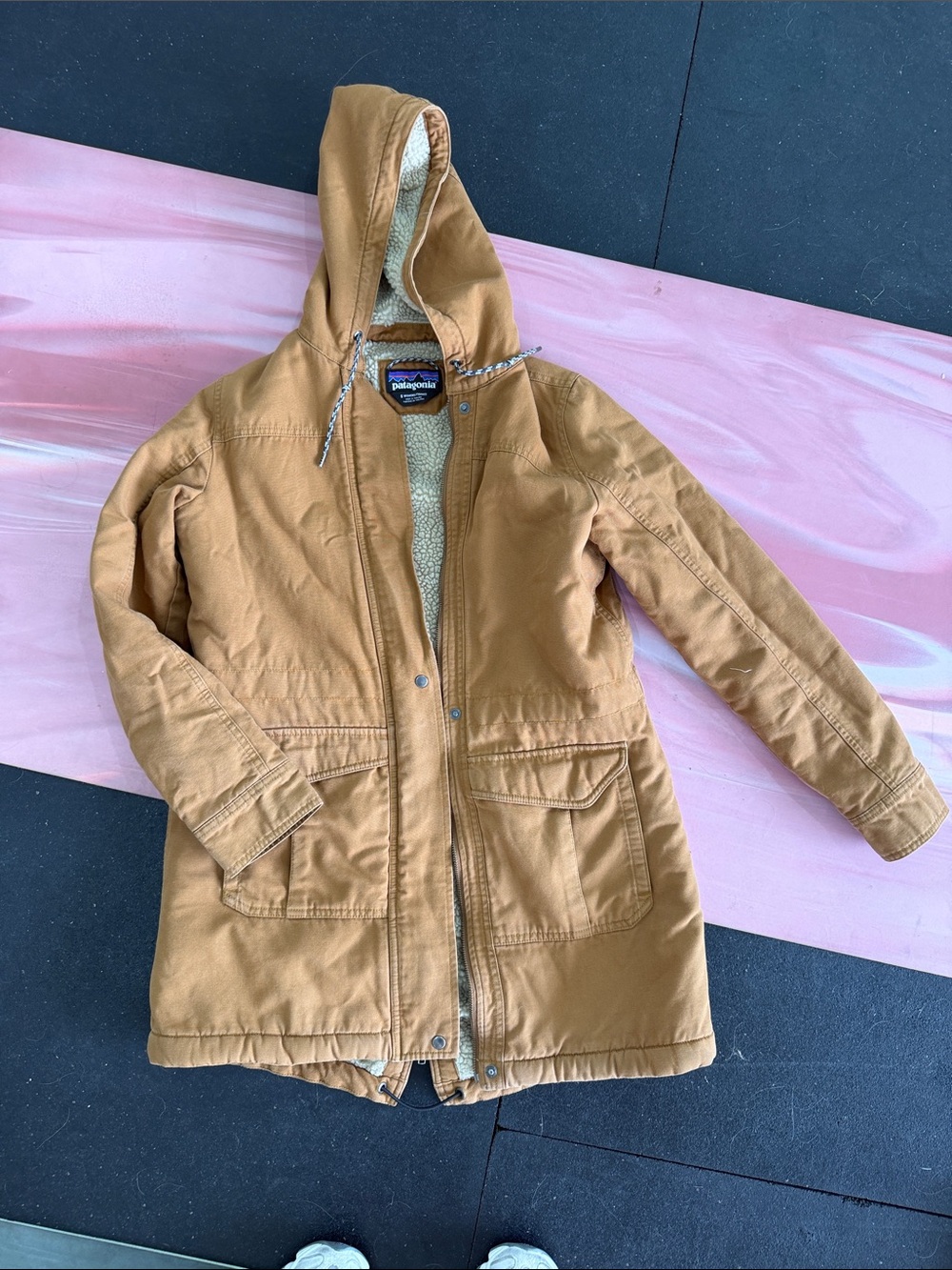 Patagonia | Prairie Dawn Parka - Women's Tan Hooded Sherpa-Lined Trench Coat